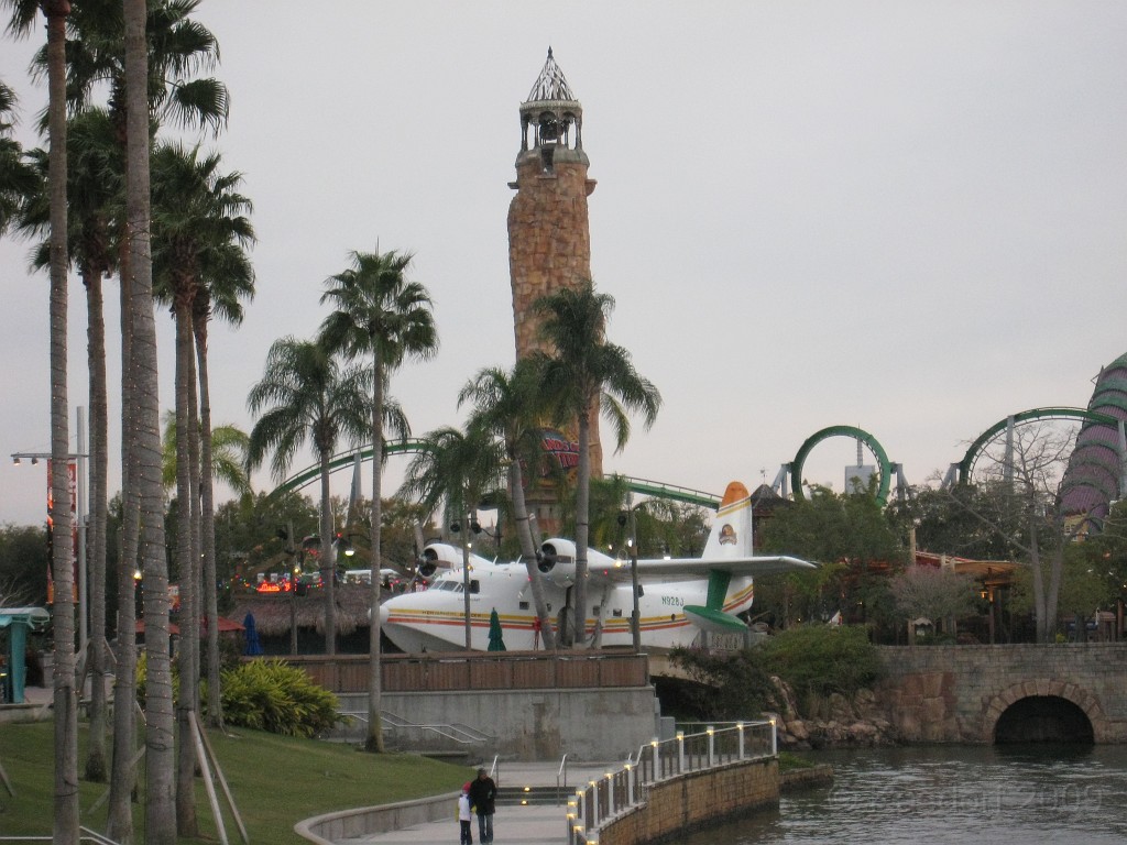 Disney 2010 D1 0720.jpg - January 9-11, 2010 Disney World Florida. Went to run the marathon. Saturday, fly down, check in, go to Expo to pick up packet, then to see Blue Man Group in the evening.